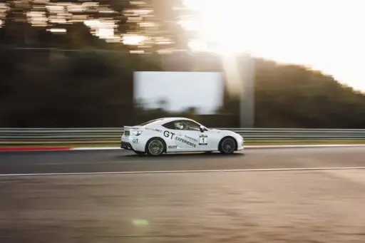 Cadeaubon: Circuit Experience met huurauto 