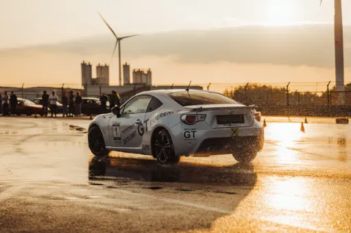 Bon cadeau : École de drift avec voiture de location - formule 1 (privée / non partagée)